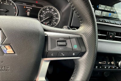 2024 Mitsubishi Outlander SE Black Edition w/Pano Roof