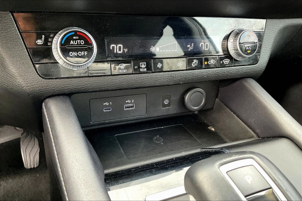 2024 Mitsubishi Outlander SE Black Edition w/Pano Roof