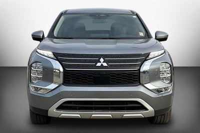 2024 Mitsubishi Outlander SE Black Edition w/Pano Roof