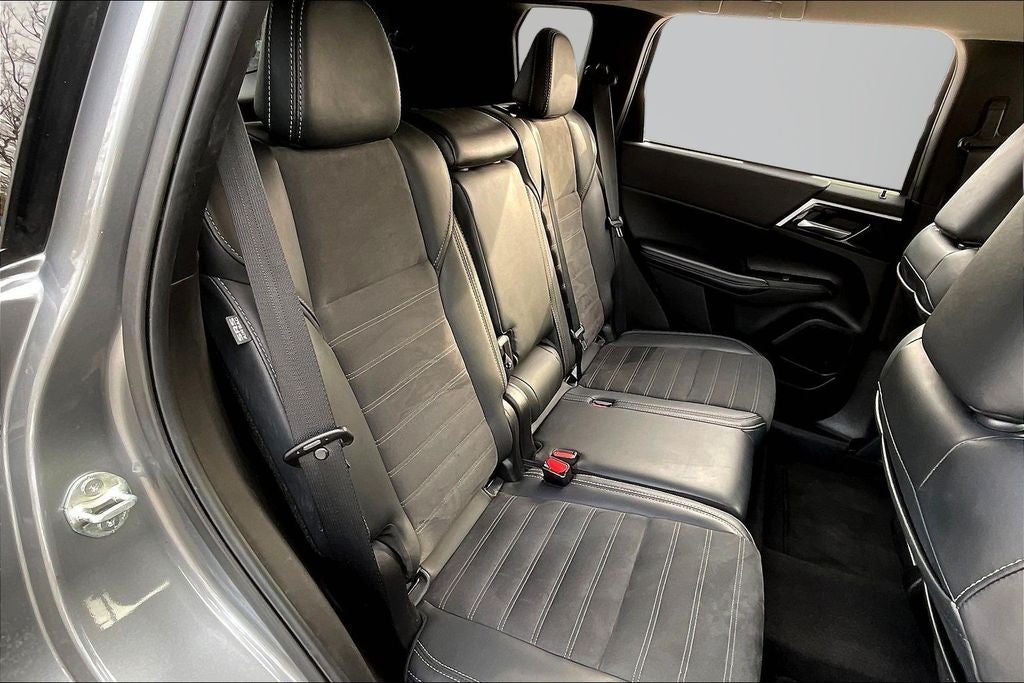 2024 Mitsubishi Outlander SE Black Edition w/Pano Roof