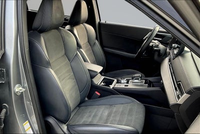 2024 Mitsubishi Outlander SE Black Edition w/Pano Roof