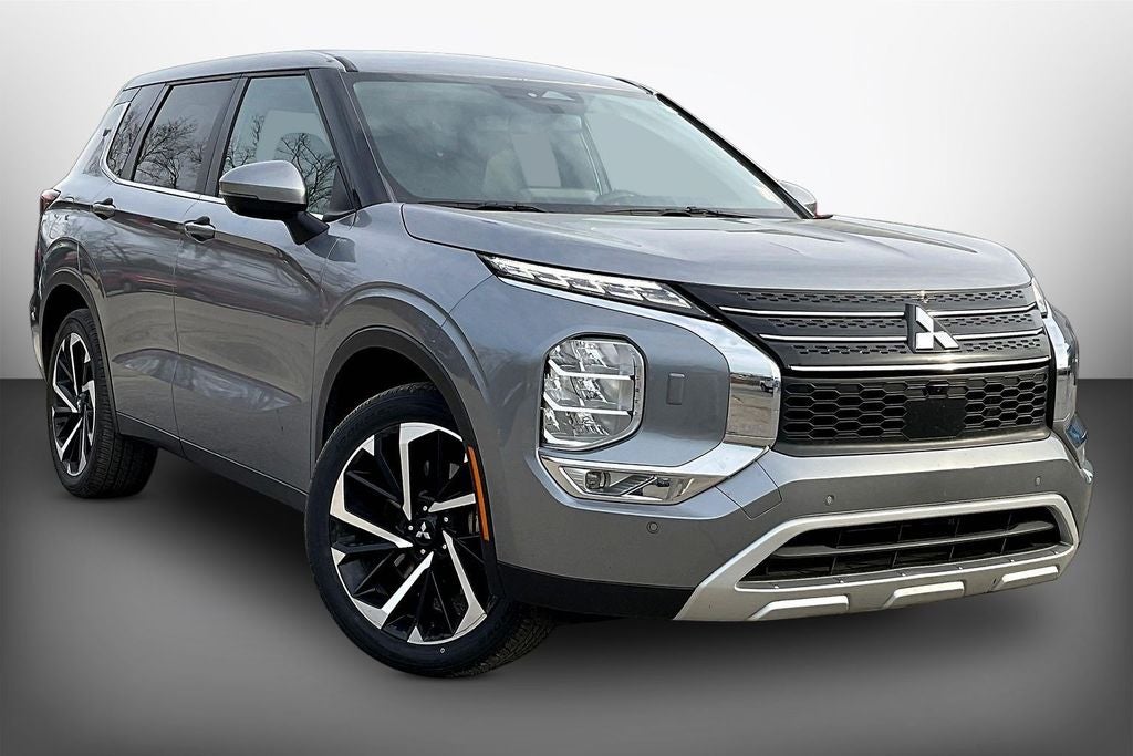 2024 Mitsubishi Outlander SE Black Edition w/Pano Roof