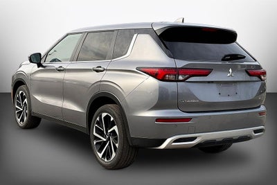 2024 Mitsubishi Outlander SE Black Edition w/Pano Roof