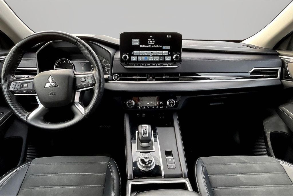 2024 Mitsubishi Outlander SE Black Edition w/Pano Roof