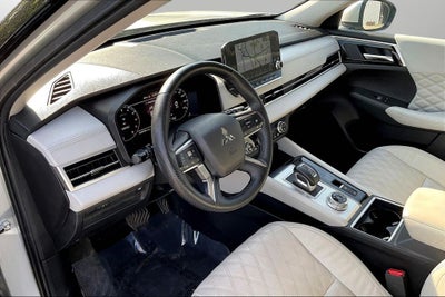 2024 Mitsubishi Outlander SEL