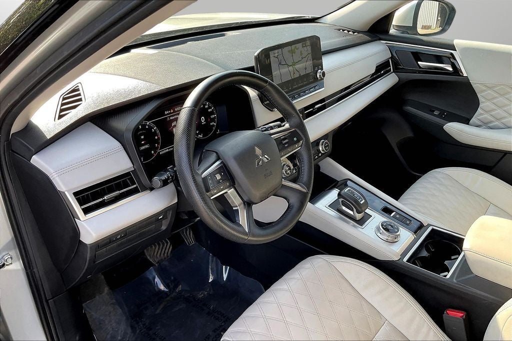 2024 Mitsubishi Outlander SEL