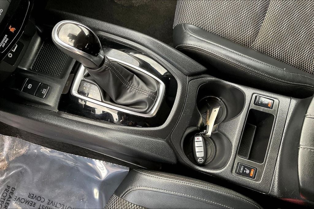 2022 Nissan Rogue Sport SV