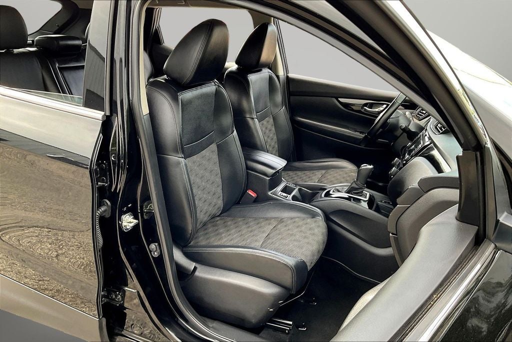 2022 Nissan Rogue Sport SV