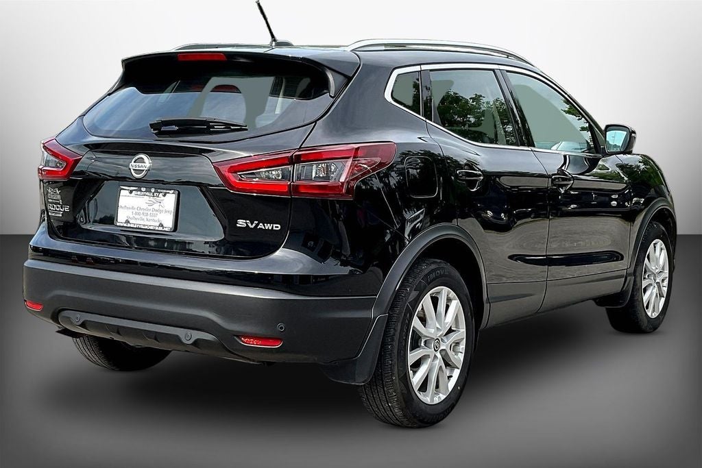 2022 Nissan Rogue Sport SV