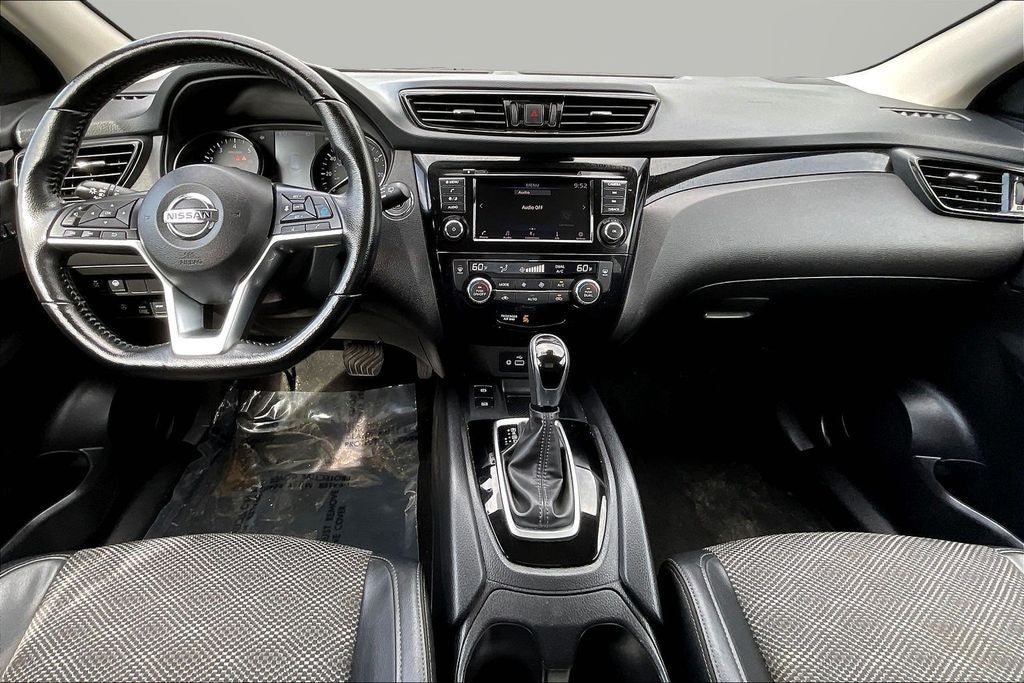 2022 Nissan Rogue Sport SV