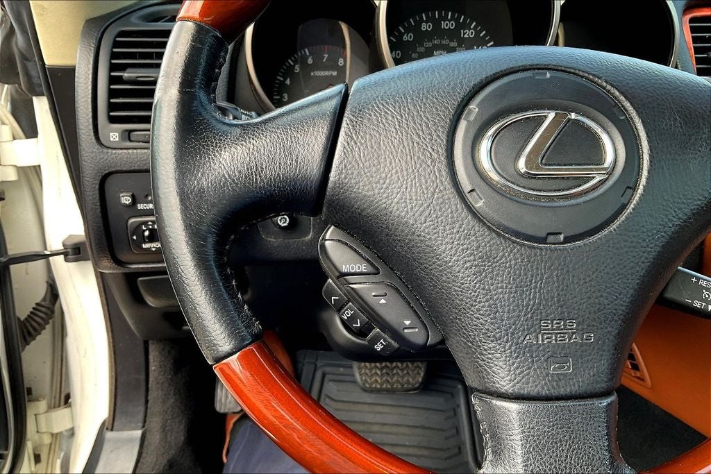 2005 Lexus SC 430