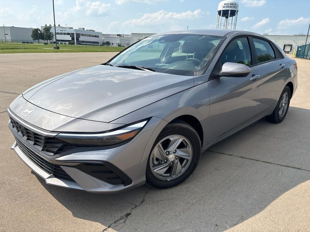 2025 Hyundai Elantra SE