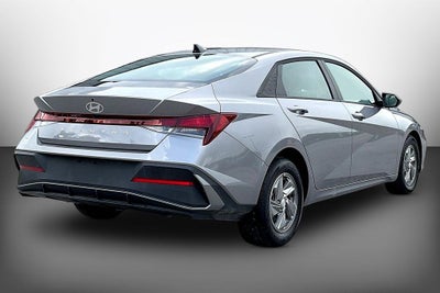 2025 Hyundai Elantra SE