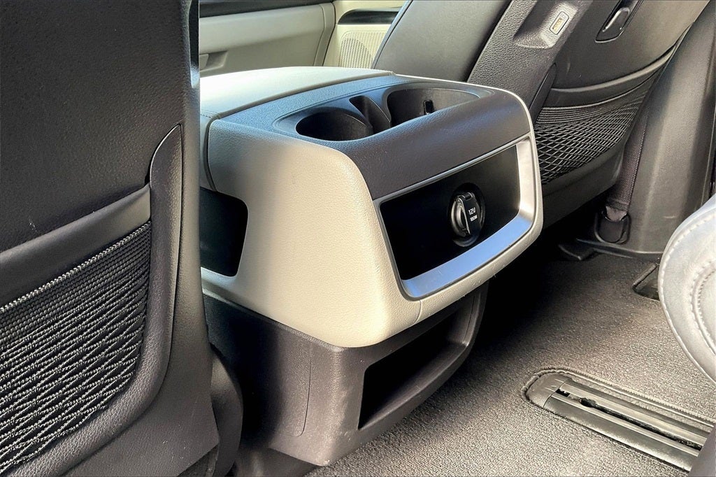 2024 Kia Carnival LX Seat Package
