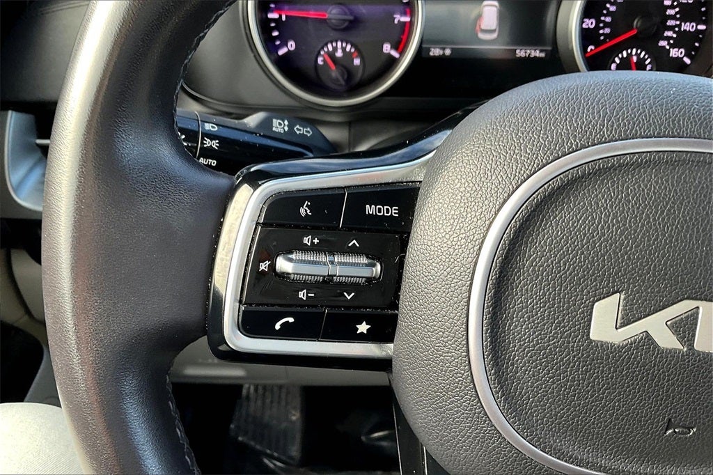 2024 Kia Carnival LX Seat Package