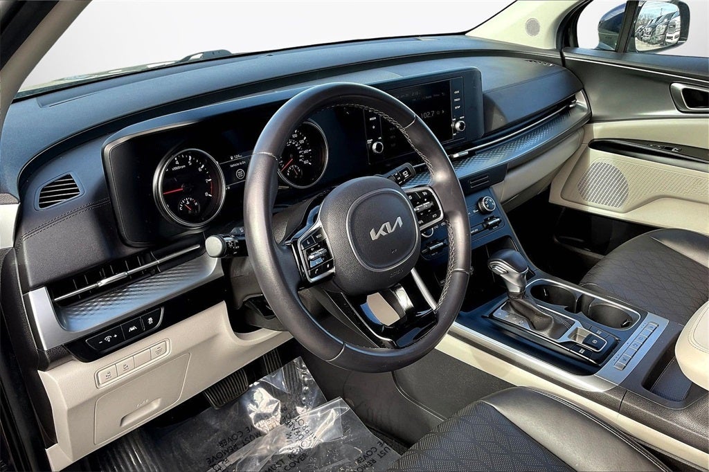 2024 Kia Carnival LX Seat Package