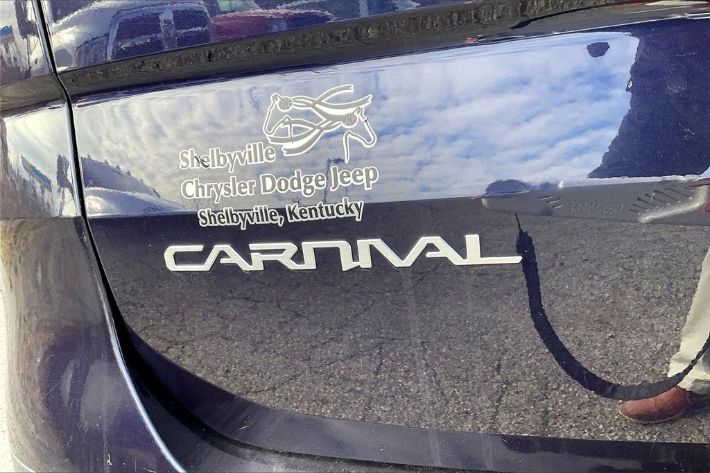 2024 Kia Carnival LX Seat Package