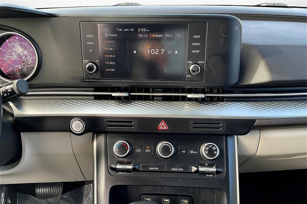 2024 Kia Carnival LX Seat Package