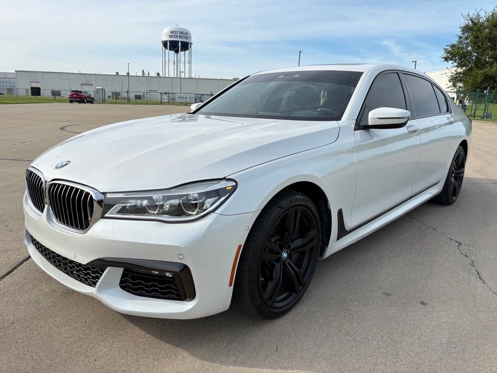2016 BMW 7 Series 750i's photo