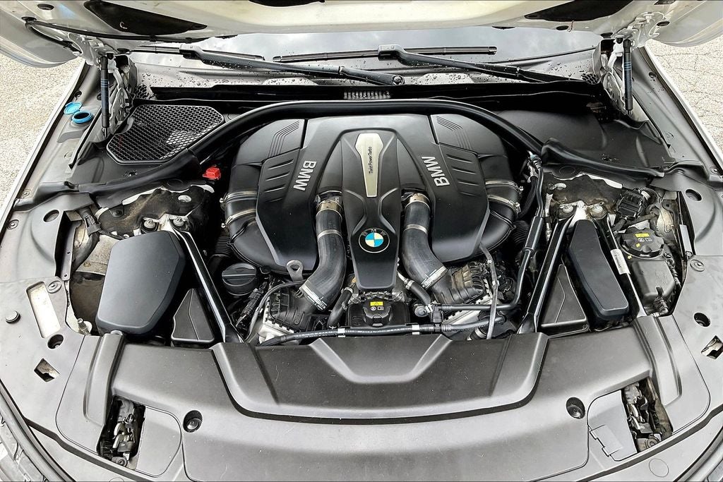 2016 BMW 7 Series 750i