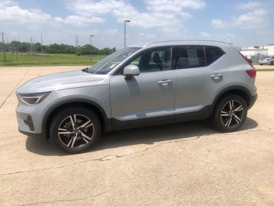 2024 Volvo XC40 B5 Core