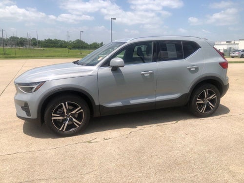 2024 Volvo XC40 B5 Core