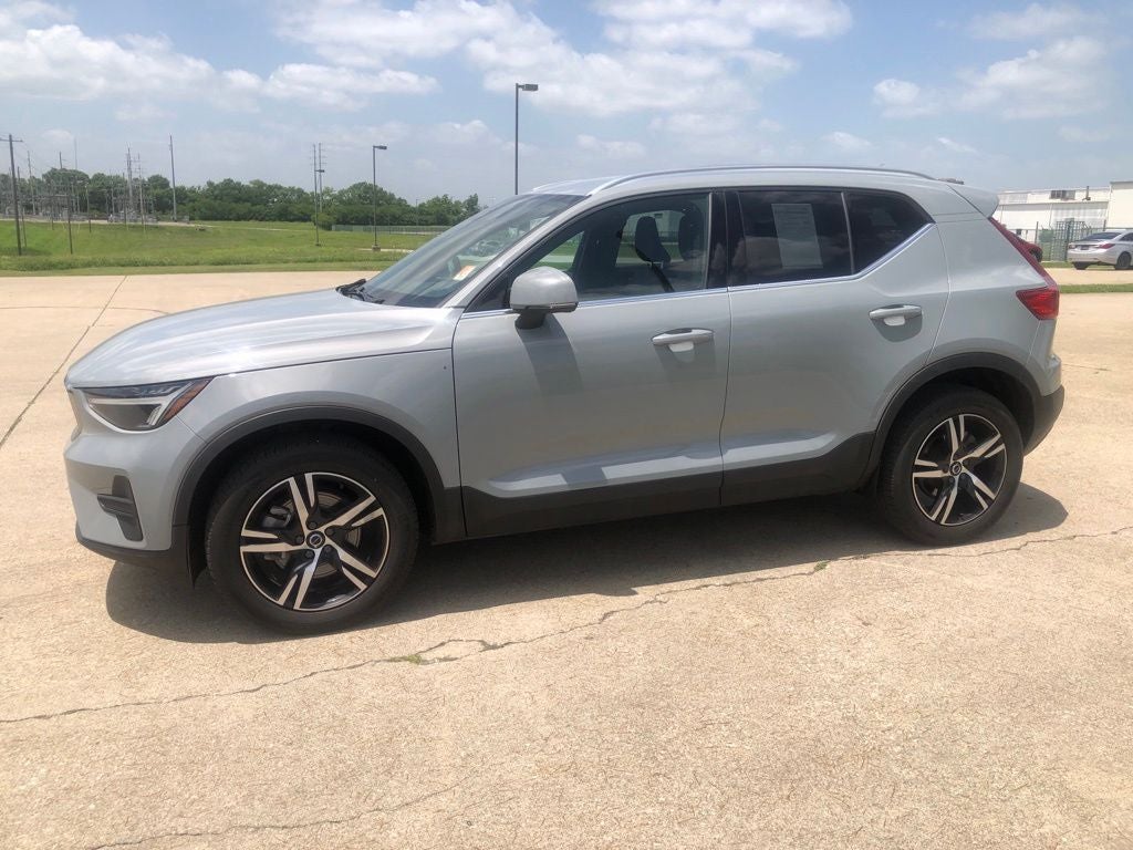 2024 Volvo XC40 B5 Core
