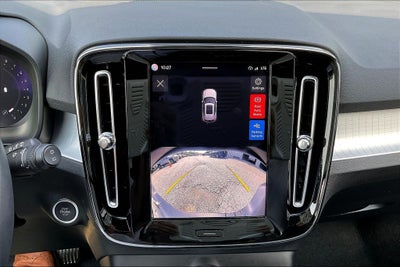 2024 Volvo XC40 B5 Core