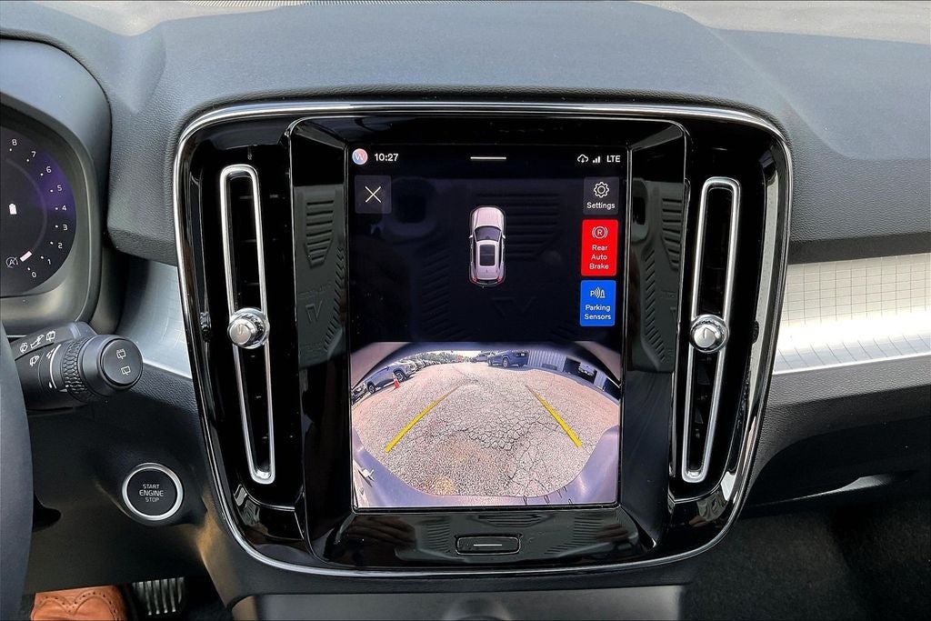 2024 Volvo XC40 B5 Core