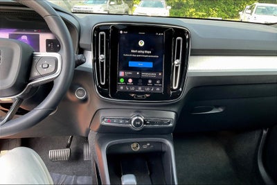 2024 Volvo XC40 B5 Core