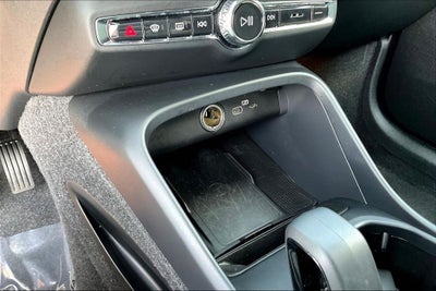 2024 Volvo XC40 B5 Core