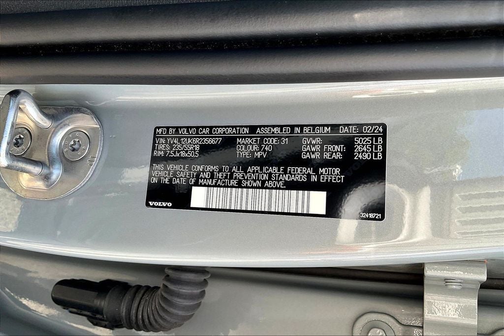 2024 Volvo XC40 B5 Core
