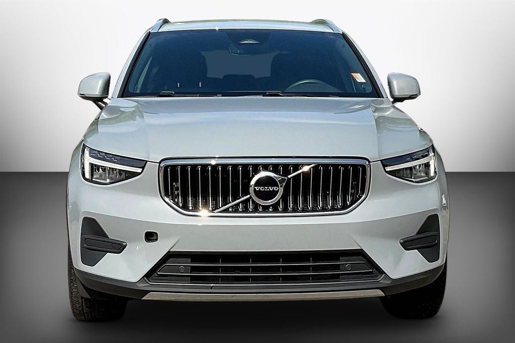 2024 Volvo XC40 B5 Core