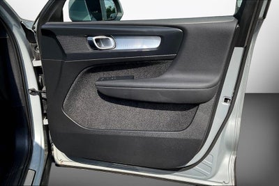 2024 Volvo XC40 B5 Core