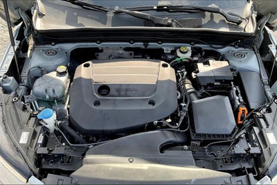 2024 Volvo XC40 B5 Core