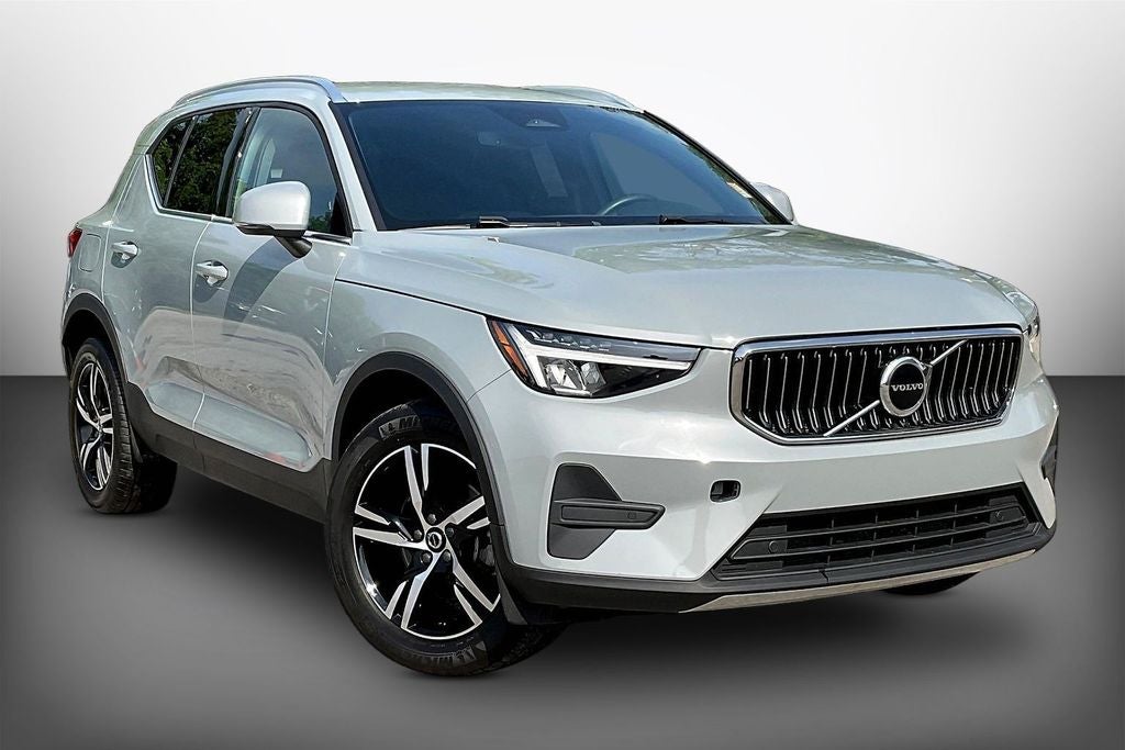 2024 Volvo XC40 B5 Core