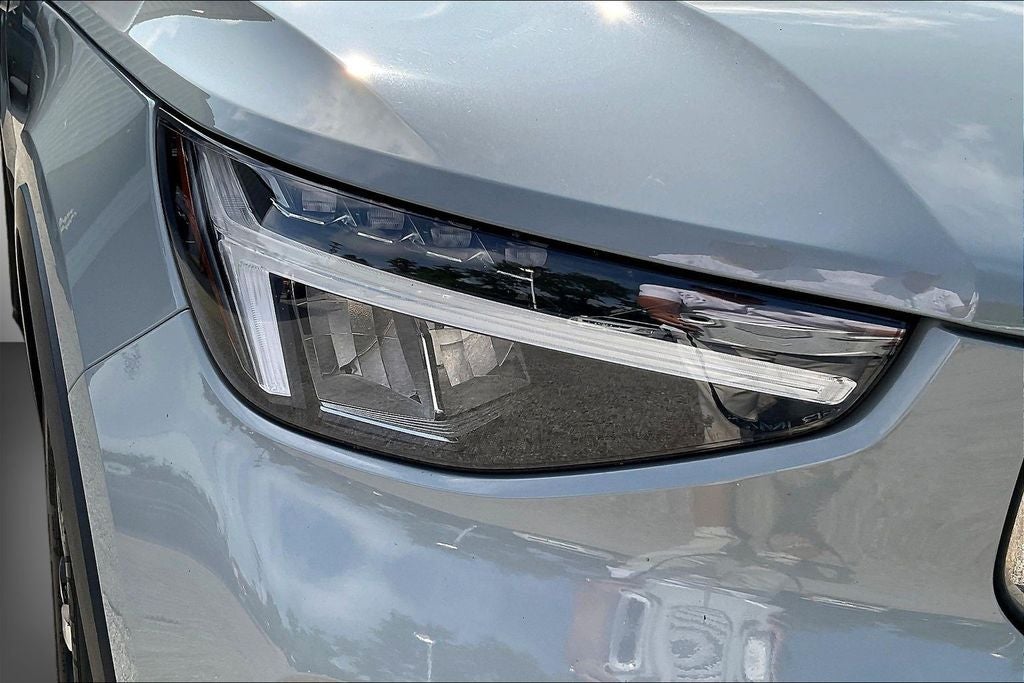 2024 Volvo XC40 B5 Core