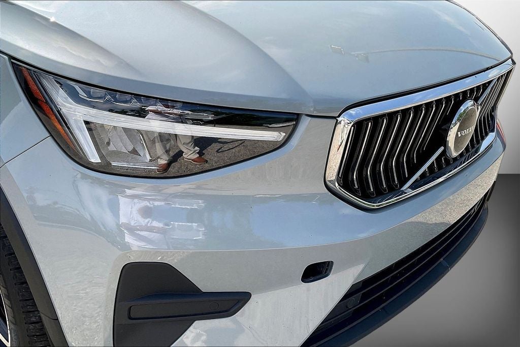 2024 Volvo XC40 B5 Core