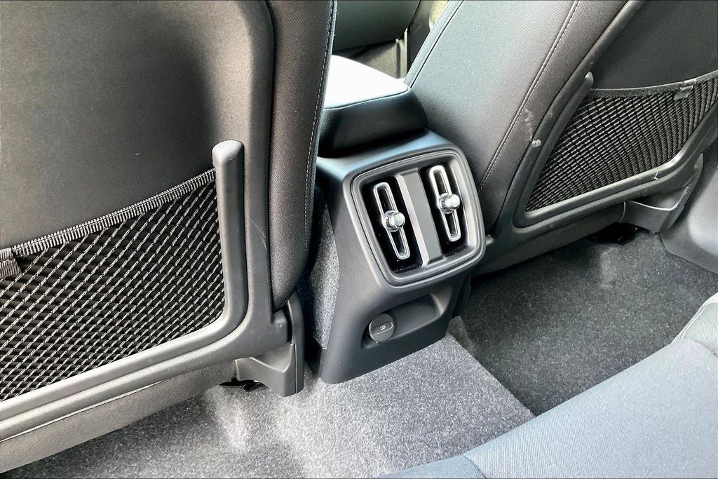 2024 Volvo XC40 B5 Core