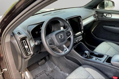 2024 Volvo XC40 B5 Core