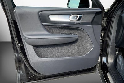 2024 Volvo XC40 B5 Core