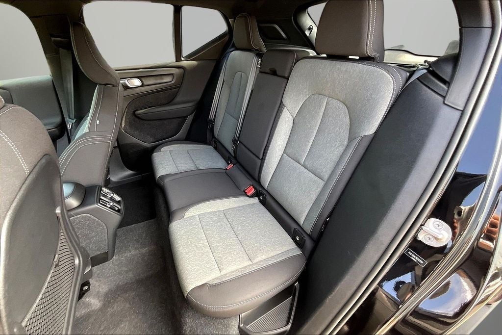 2024 Volvo XC40 B5 Core
