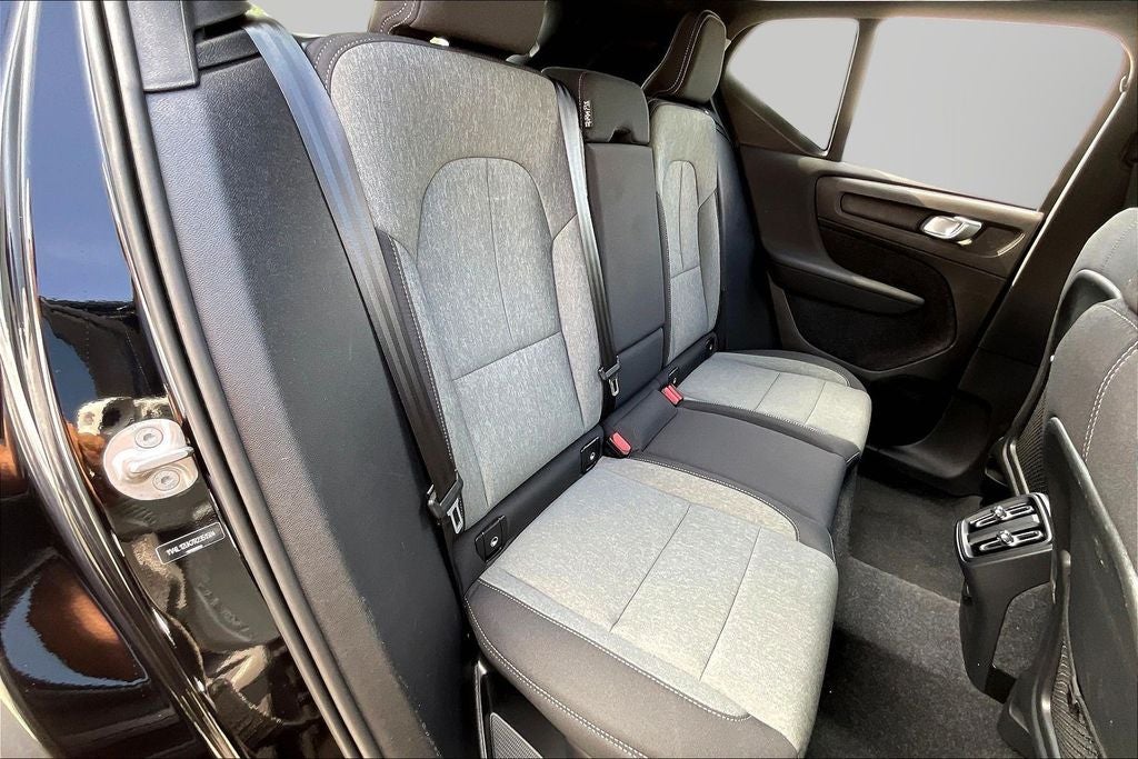 2024 Volvo XC40 B5 Core