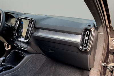 2024 Volvo XC40 B5 Core