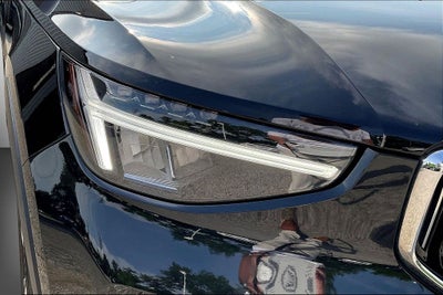2024 Volvo XC40 B5 Core