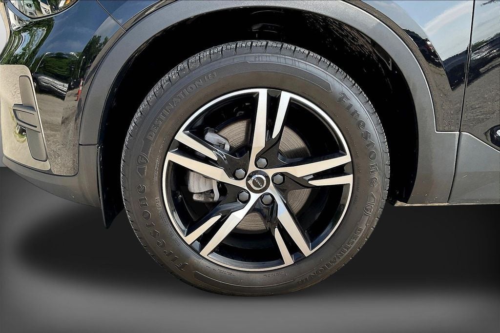 2024 Volvo XC40 B5 Core