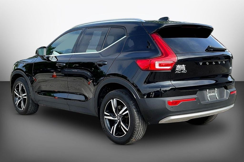 2024 Volvo XC40 B5 Core