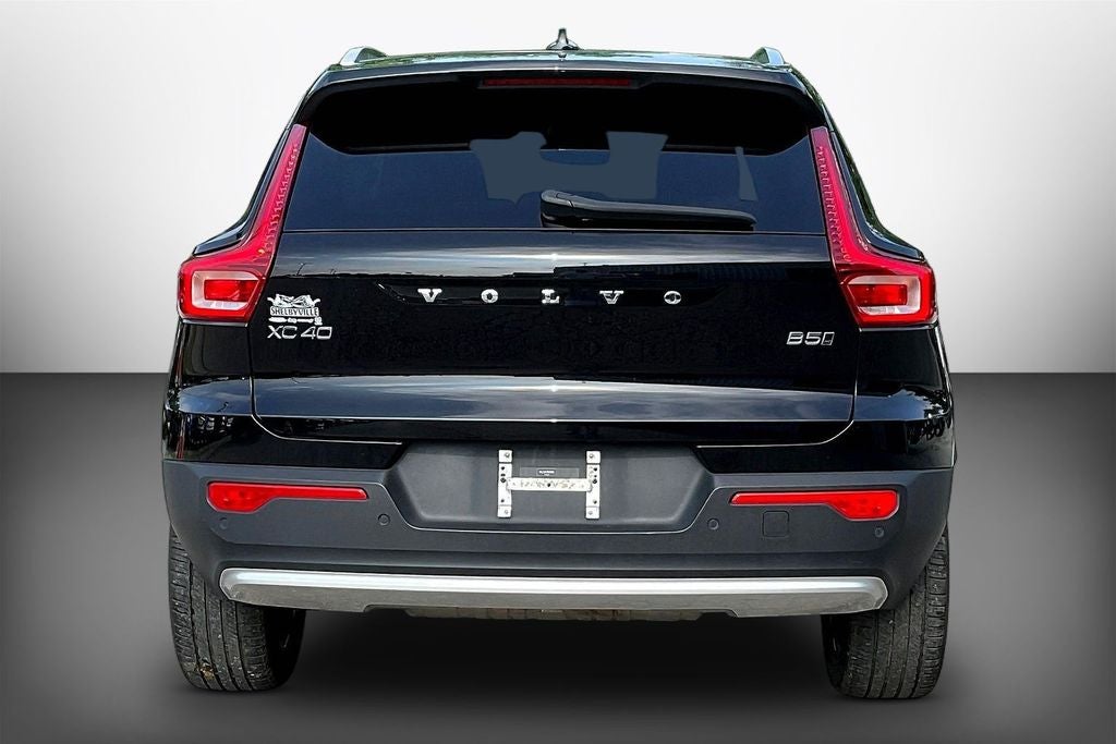 2024 Volvo XC40 B5 Core