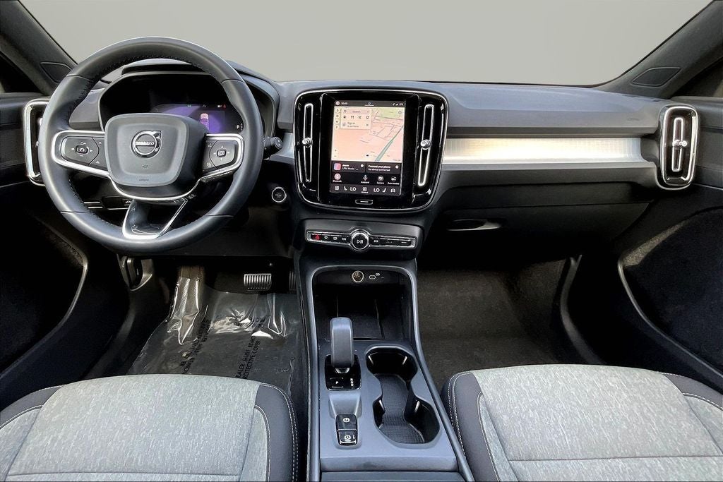 2024 Volvo XC40 B5 Core